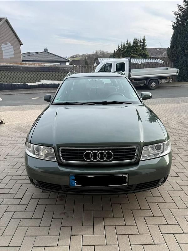 Gebraucht Audi A4 125 PS (91 kW) 1999 Grün Kombi