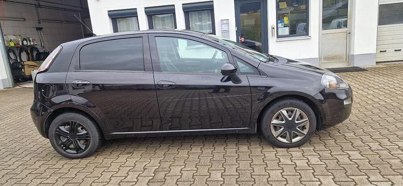 Gebraucht Fiat Grande Punto Active 75 PS (55 kW) 2012 Schwarz Kleinwagen