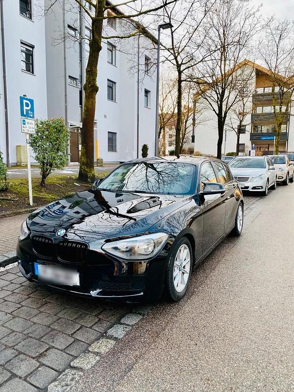 Gebraucht BMW 114 M Sport 102 PS (75 kW) 2012 Schwarz Kleinwagen