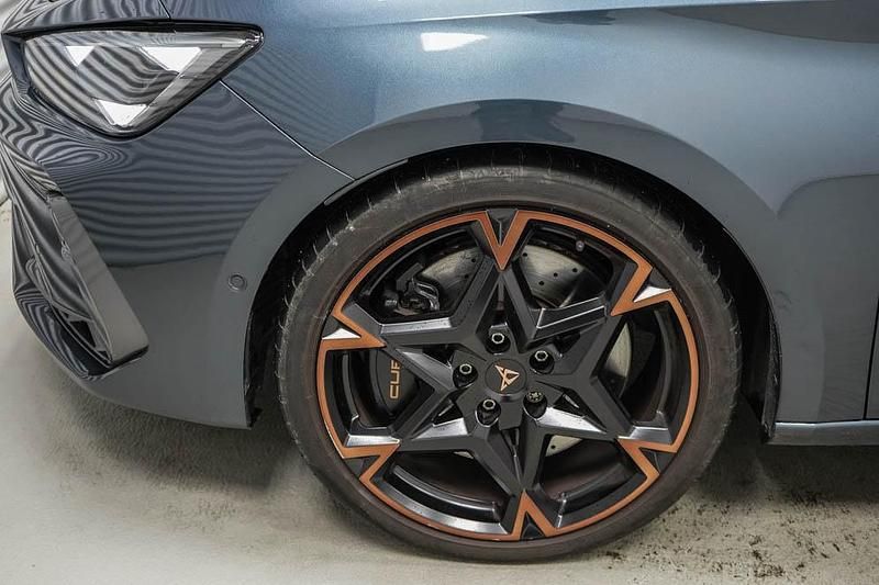 Gebraucht Cupra Leon VZ 2025 Magnetic grau metallic (s7)