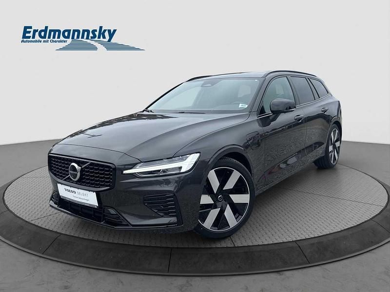 Platinum grey (grau) Gebraucht 2025 Volvo V60 Plus Kombi | 44.960 € (Teuer) - Bild 1/4