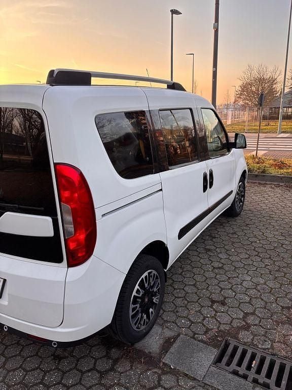 Gebraucht Fiat Doblò 120 PS (88 kW) 2019 Weiß Van / Kleinbus