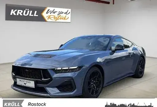 Neu Ford Mustang GT Fastback 446 PS (328 kW) 2025 Blau Coupé