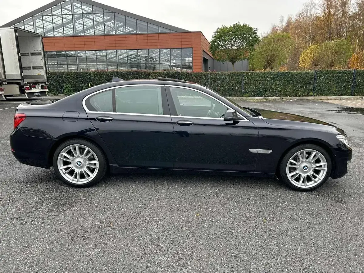 Gebraucht BMW 730 Comfort Edition 258 PS (189 kW) 2015 Schwarz Limousine