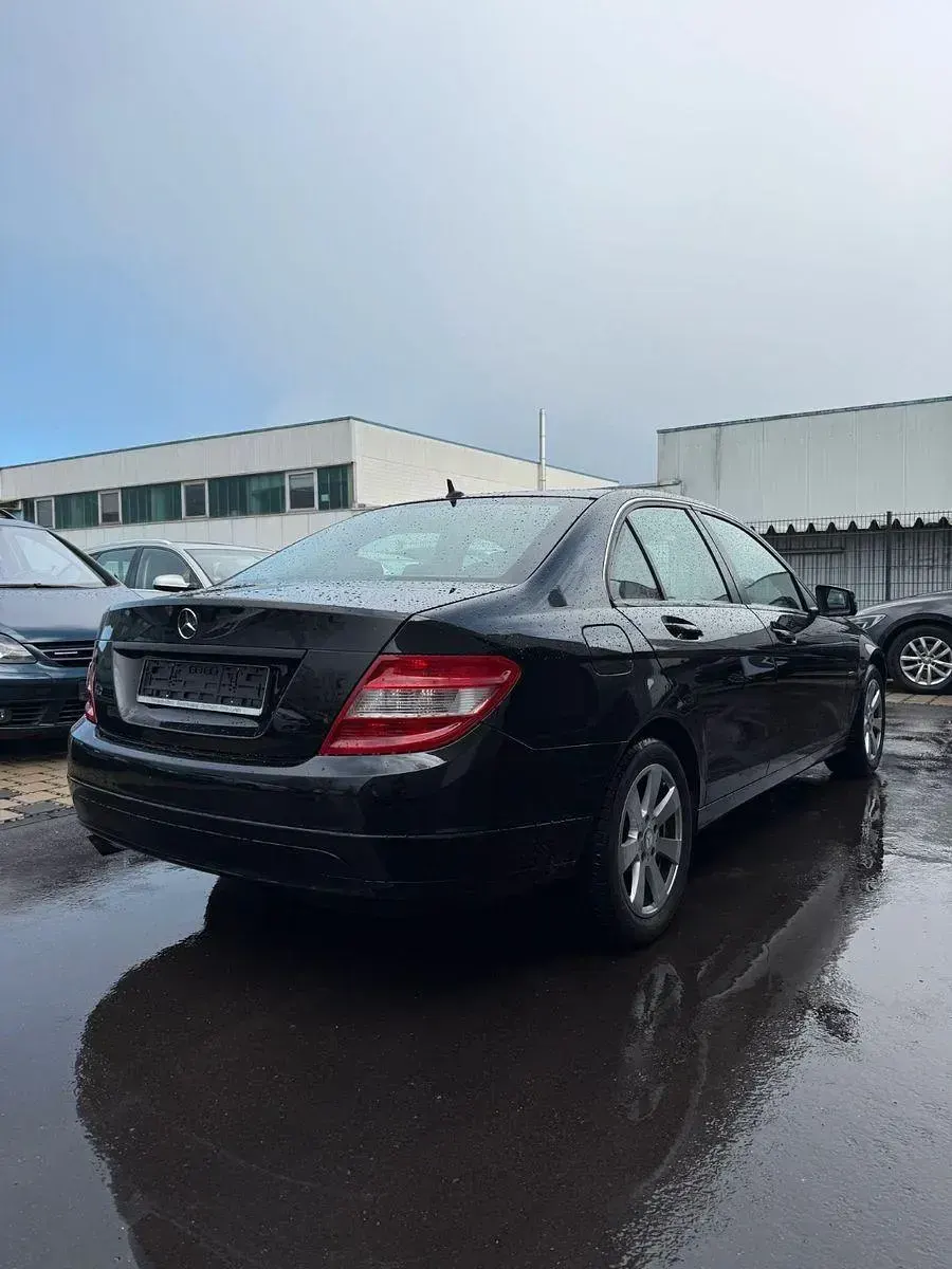 Gebraucht Mercedes C180 156 PS (114 kW) 2010 Schwarz Limousine