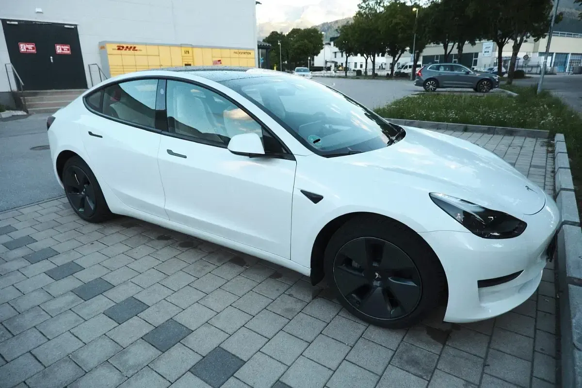 Gebraucht Tesla Model 3 239 kW (325 PS) 2021 Weiß Limousine