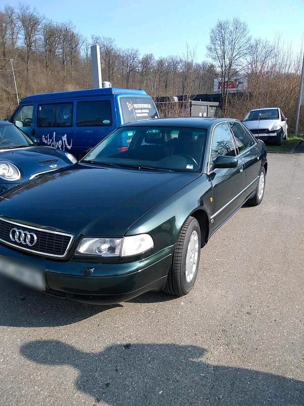 Usata Audi A8 193 CV (141 kW) 1997 Verde Berlina