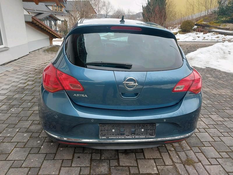 Gebraucht Opel Astra Selection 120 PS (88 kW) 2015 Blau Limousine