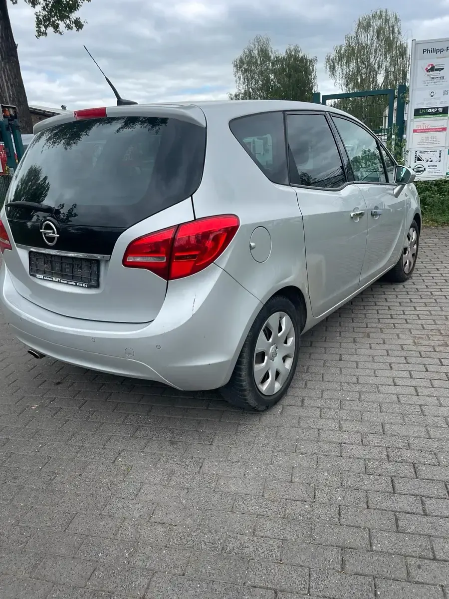 Usata Opel Meriva 136 CV (100 kW) 2011 Grigio Monovolume