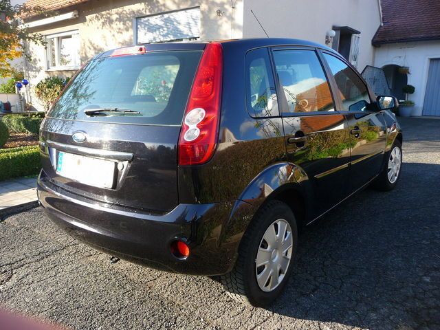 Gebraucht Ford Fiesta Style 69 PS (50 kW) 2008 Schwarz metallic Kleinwagen