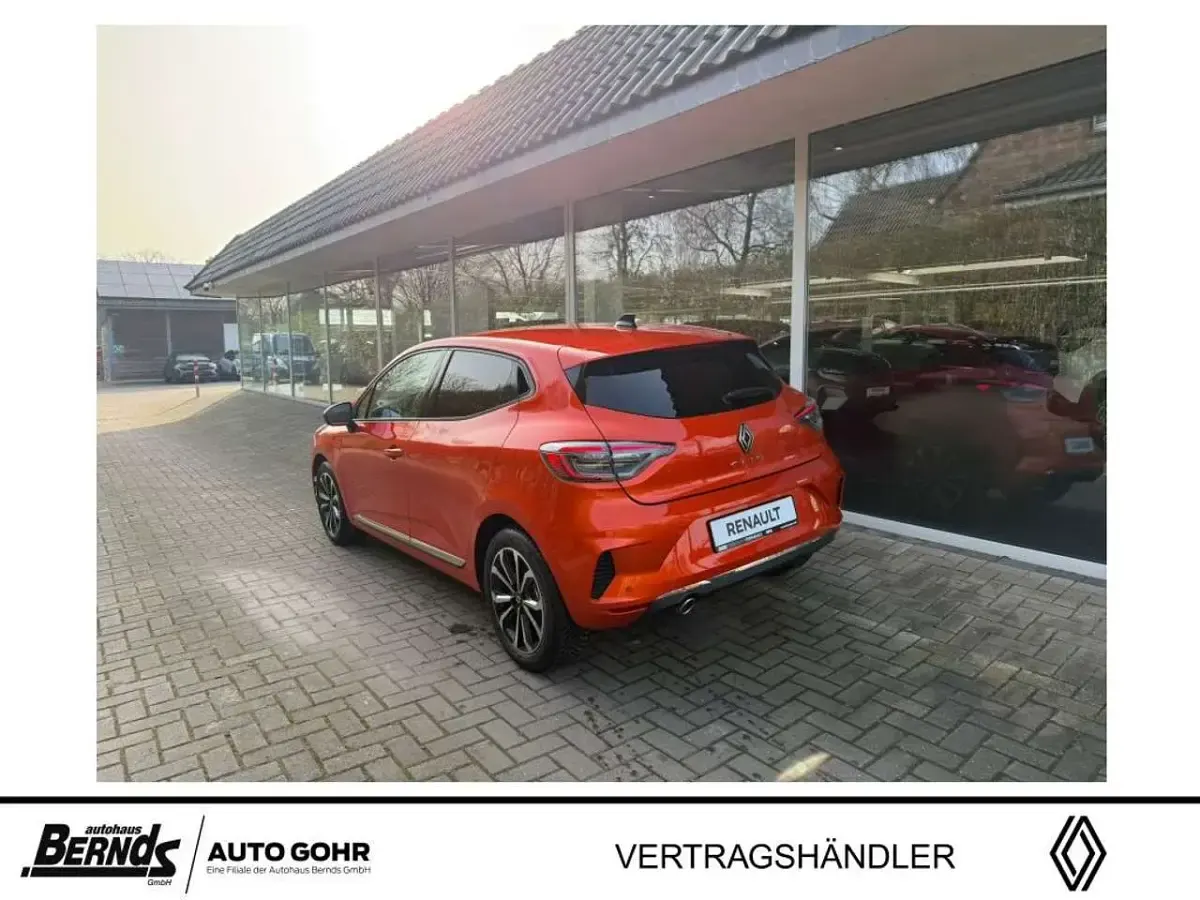 Neu Renault Clio V Techno 91 PS (66 kW) 2025 Orange Limousine