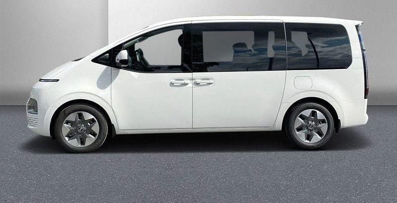 Weiß Gebraucht 2024 Hyundai Staria Van | 45.000 € (Guter Preis) - Bild 1/4