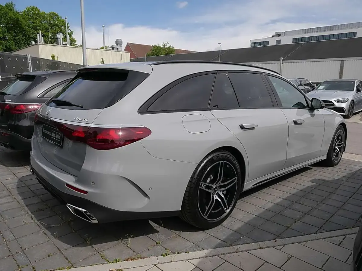 Gebraucht Mercedes E450 AMG 367 PS (269 kW) 2024 Manufaktur alpingrau uni Kombi