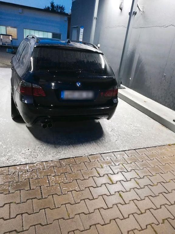 Gebraucht BMW 525 177 PS (130 kW) 2006 Schwarz Kombi