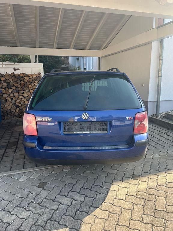 Gebraucht VW Passat Comfortline 131 PS (96 kW) 2002 Blau Kombi
