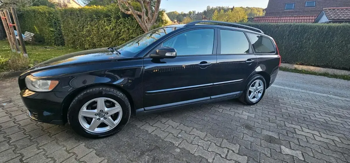 Usado Volvo V50 109 CV (80 kW) 2008 Negro Familiar