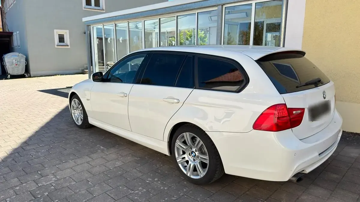 Gebraucht BMW 320 170 PS (125 kW) 2010 Weiß Kombi