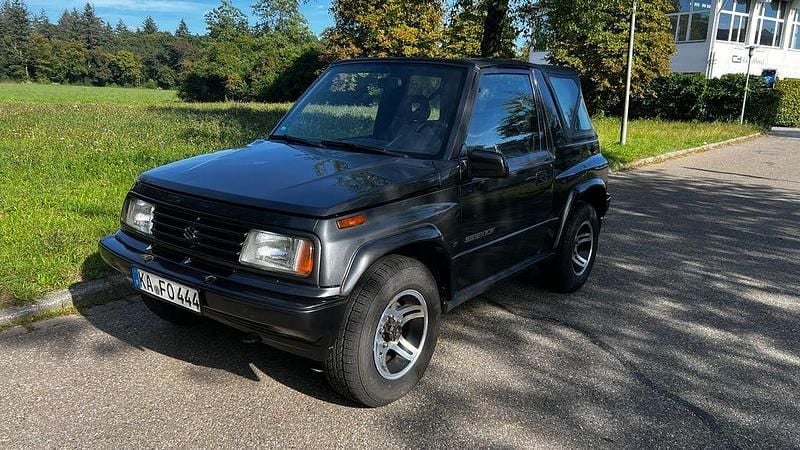 Grau Gebraucht 1993 Suzuki Vitara SUV | 6.000 € - Bild 1/4