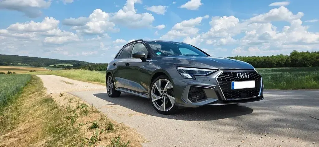 Gebraucht Audi A3 S-Line 150 PS (110 kW) 2022 Grau Limousine