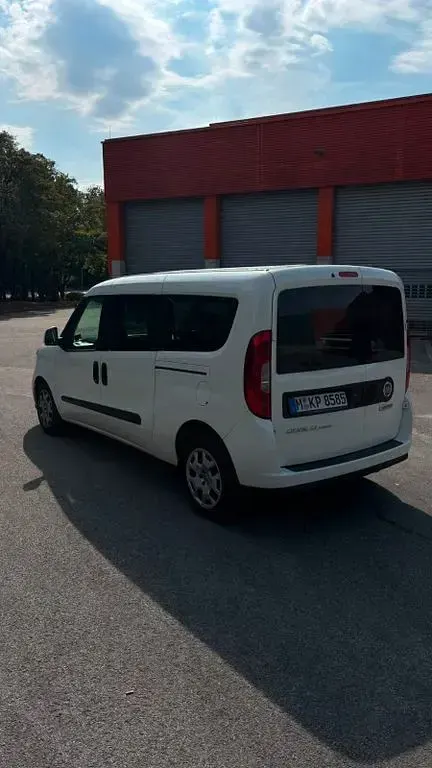 Gebraucht Fiat Doblò 100 kW (136 PS) 2023 Weiß Van / Kleinbus