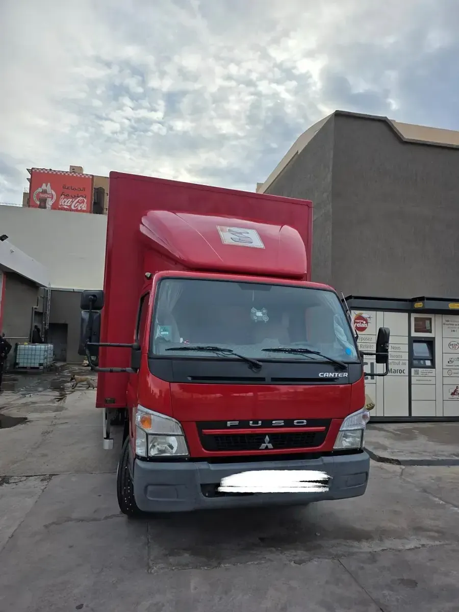 Gebraucht Mitsubishi Canter 2010 Rot