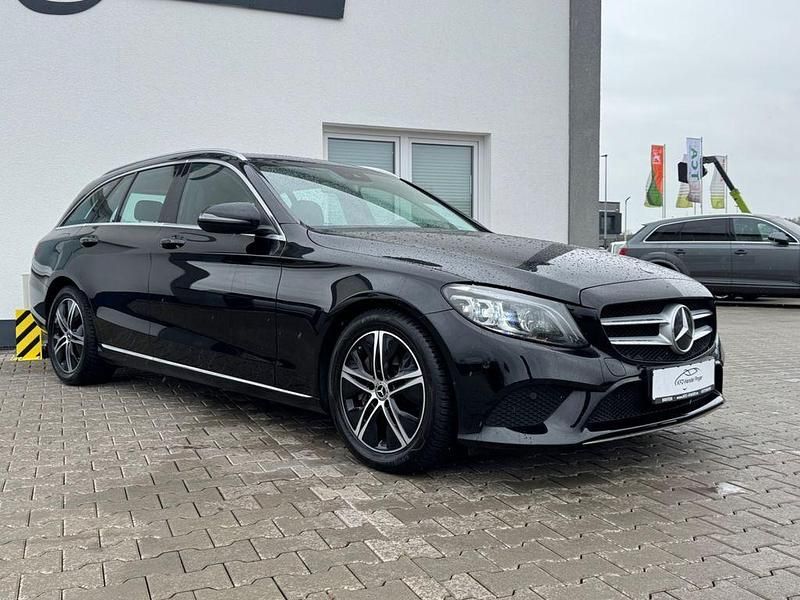 Gebraucht Mercedes C300 245 PS (180 kW) 2020 Schwarz Kombi