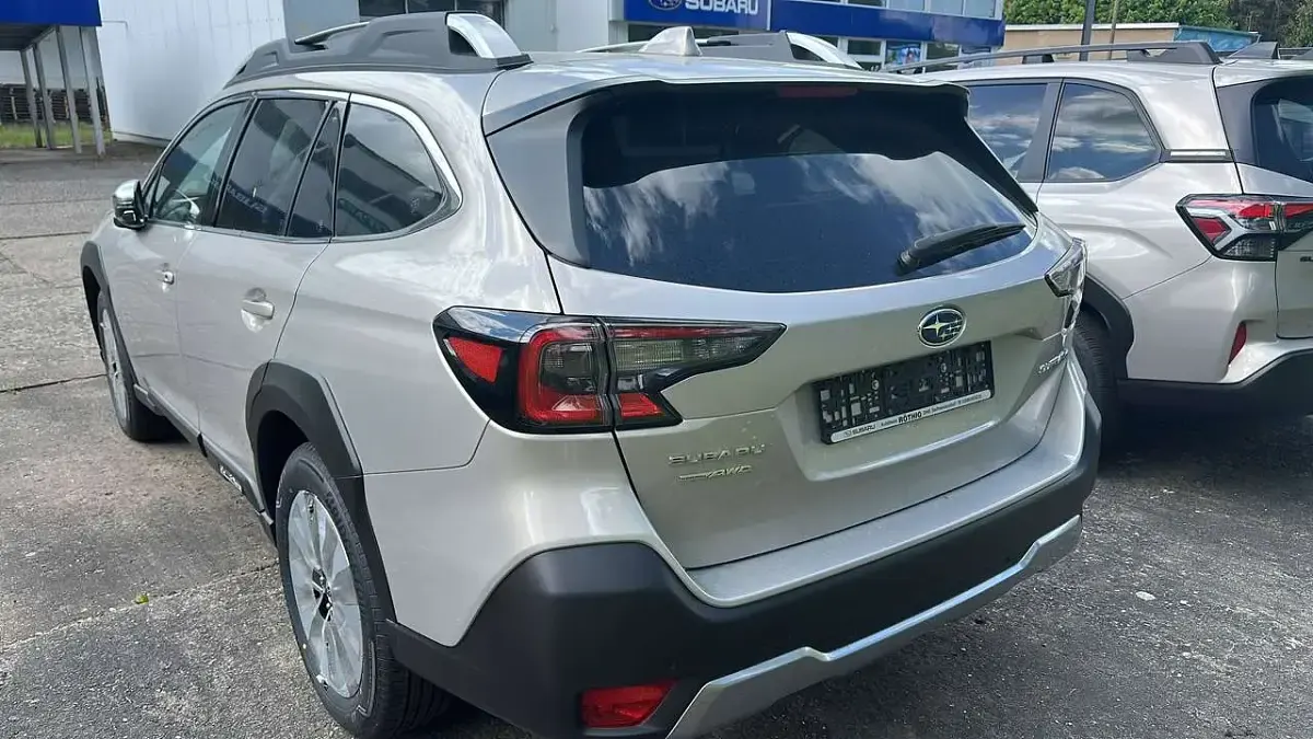 Neu Subaru Outback Platinum 169 PS (124 kW) 2026 Cashmere gold opal metallic SUV