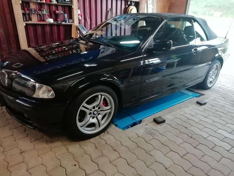 Gebraucht BMW 320 Cabriolet 170 PS (125 kW) 2001 Schwarz Cabrio