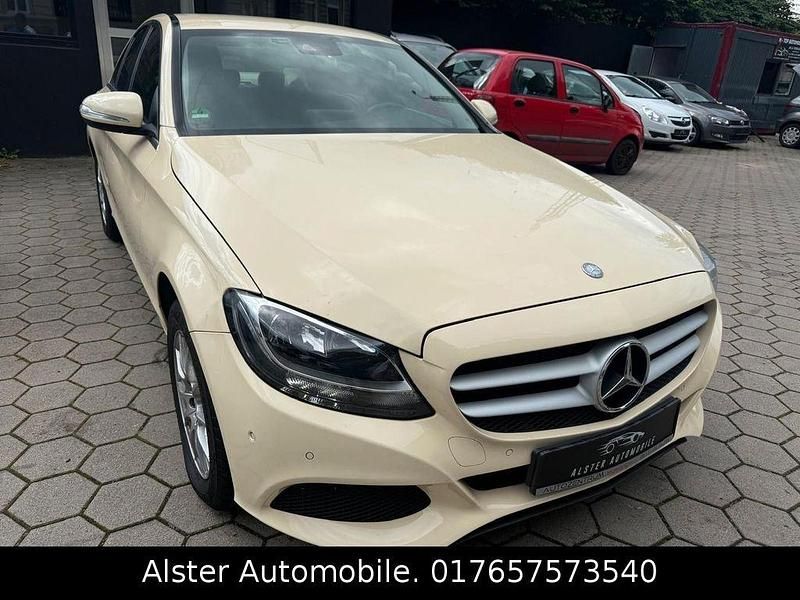 Gelb Gebraucht 2015 Mercedes C220 Limousine | 9.500 € (Guter Preis) - Bild 1/4
