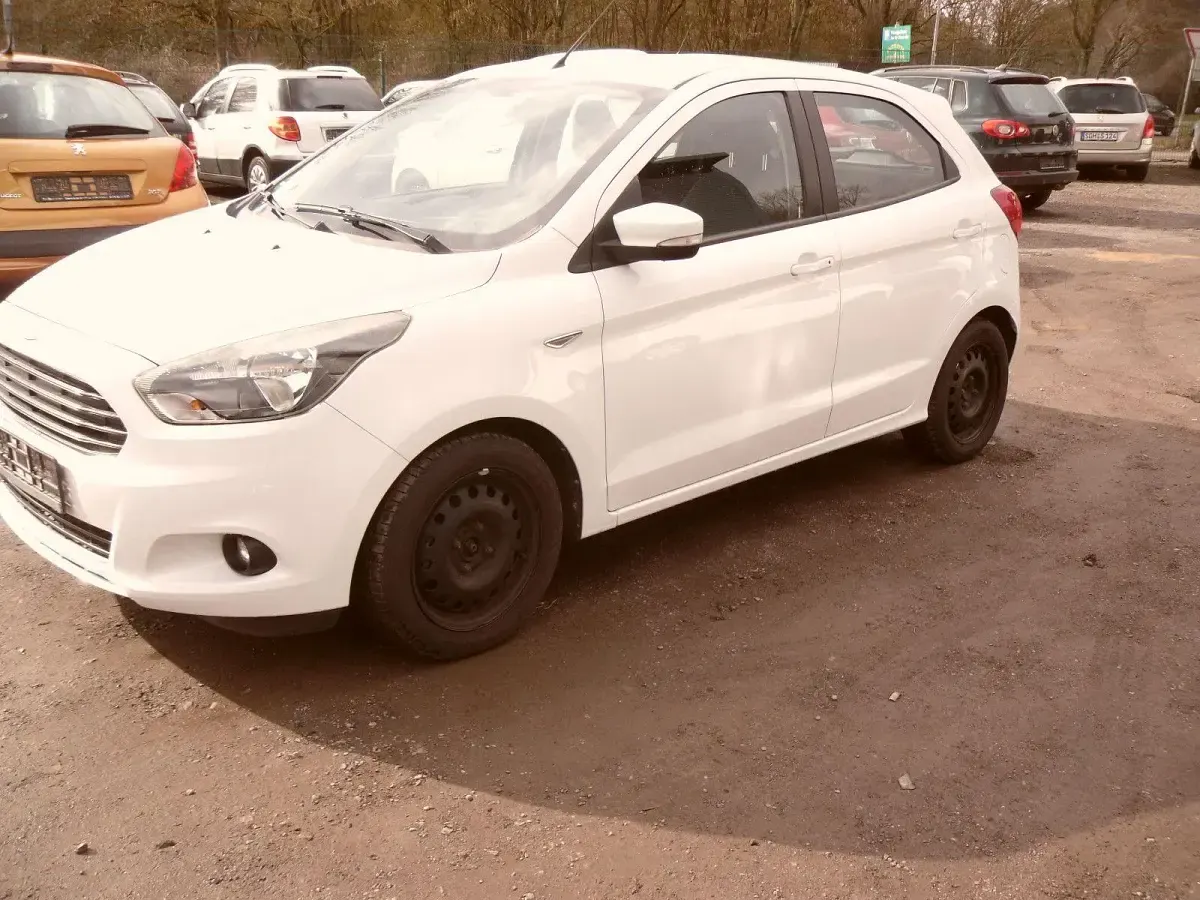 Używany Ford Ka Active 86 KM (63 kW) 2019 Biały Sedan/Limuzyna