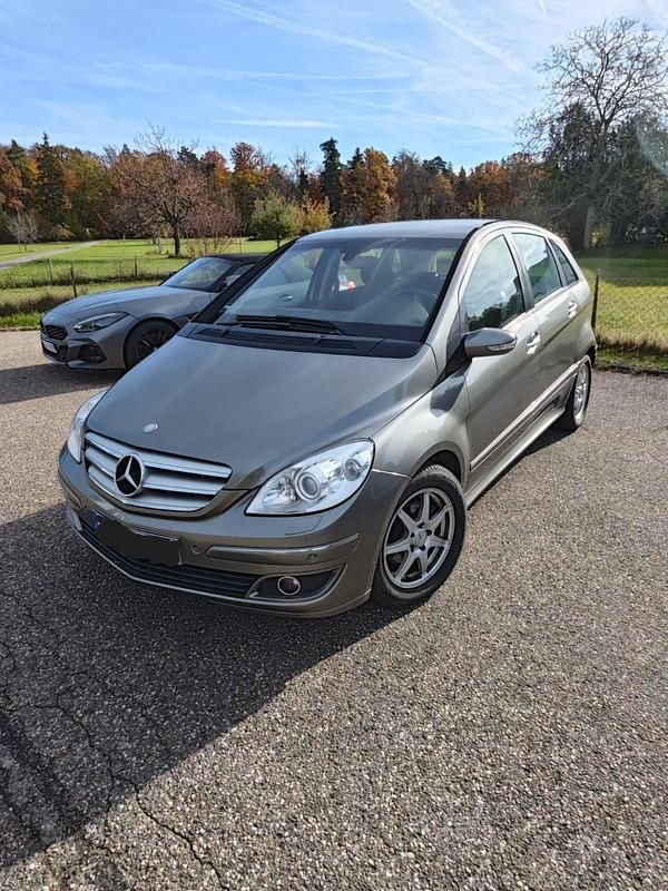 Silber Gebraucht 2006 Mercedes B200 Van / Kleinbus | 1.800 € (Superpreis) - Bild 1/4