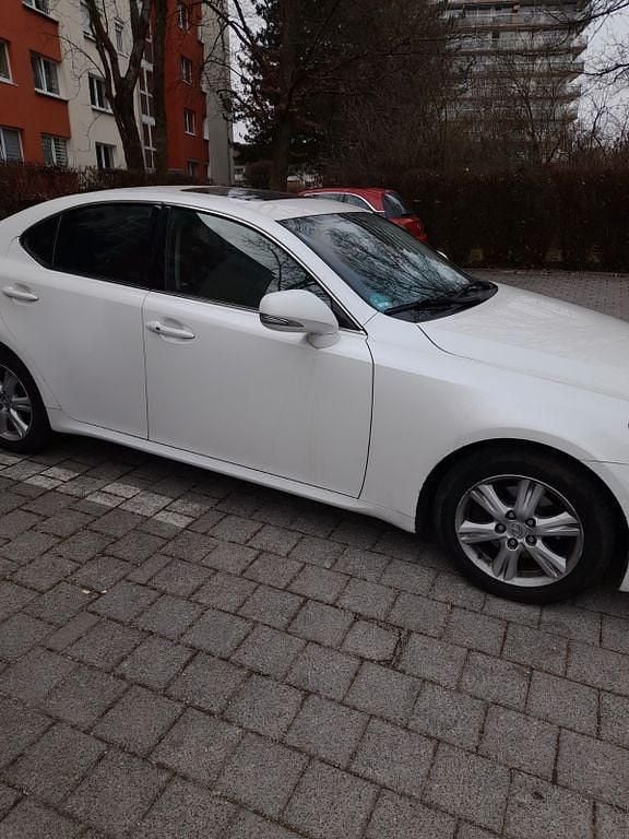 Gebraucht Lexus IS250 208 PS (152 kW) 2010 Weiß Limousine