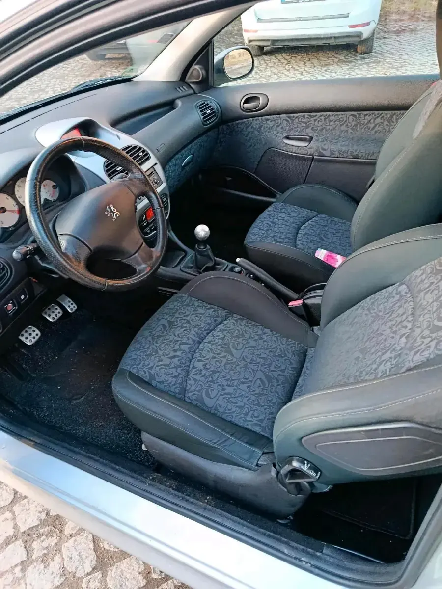 Gebraucht Peugeot 206 83 PS (61 kW) 2006 Silber Kleinwagen