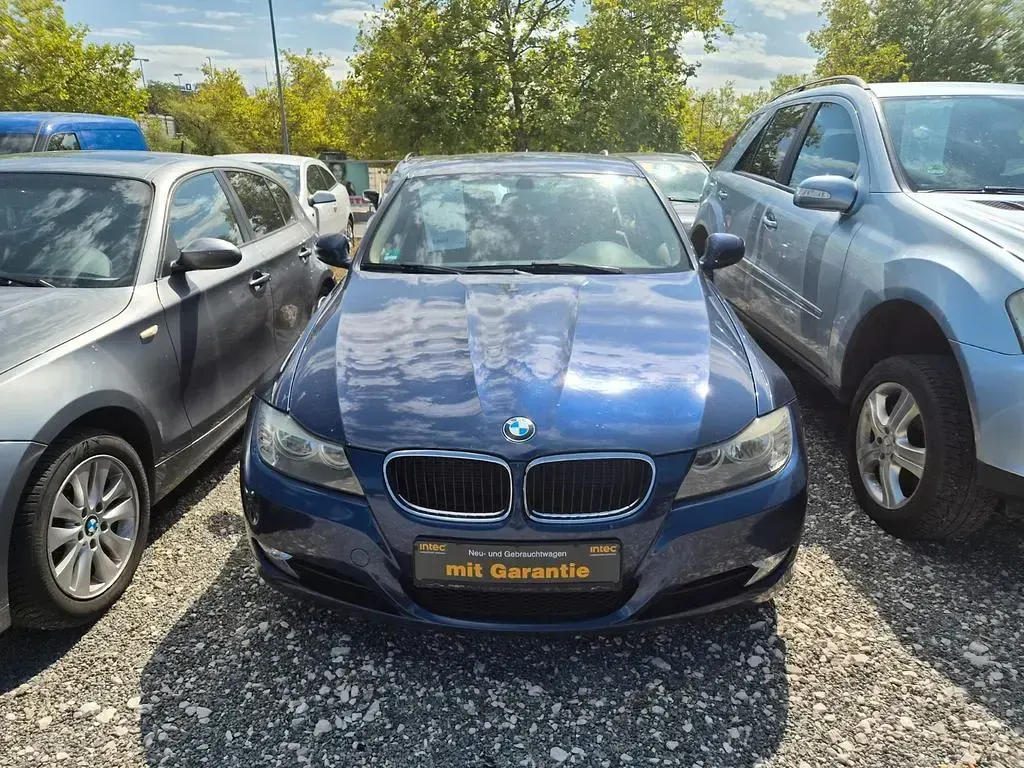 Gebraucht BMW 318 143 PS (105 kW) 2011 Blau Kombi