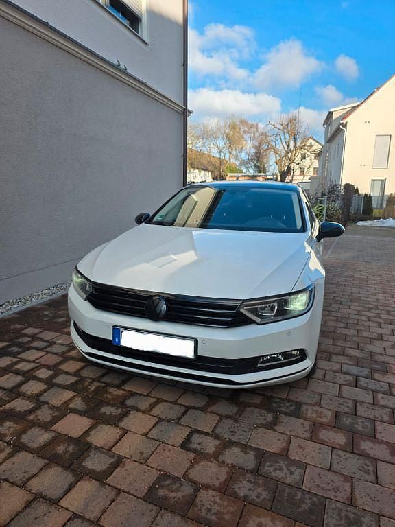 Gebraucht VW Passat Comfortline 120 PS (88 kW) 2015 Weiß Limousine