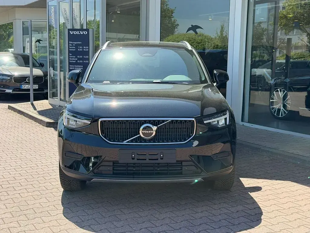 Neu Volvo XC40 Core 163 PS (119 kW) 2026 Schwarz SUV