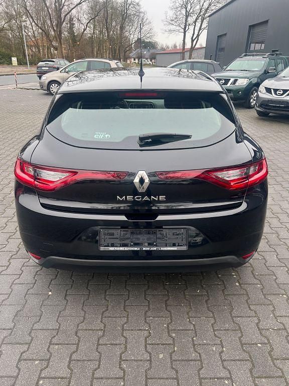 Gebraucht Renault Mégane IV Life 101 PS (74 kW) 2017 Schwarz Limousine