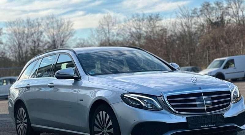Grau Gebraucht 2019 Mercedes E300 Kombi | 24.900 € (Fairer Preis) - Bild 1/4