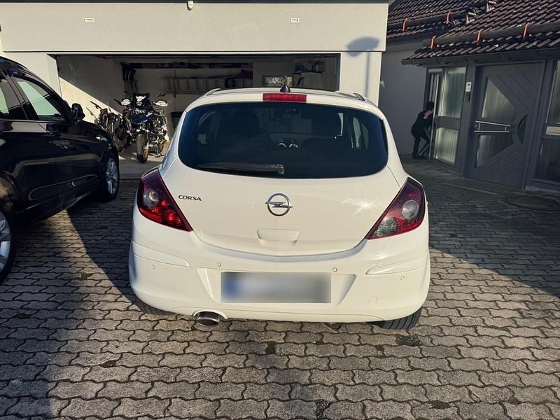 Gebraucht Opel Corsa 87 PS (63 kW) 2012 Weiß Kleinwagen