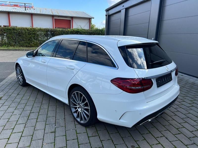 Gebraucht Mercedes C200 AMG line 184 PS (135 kW) 2020 Weiß Limousine