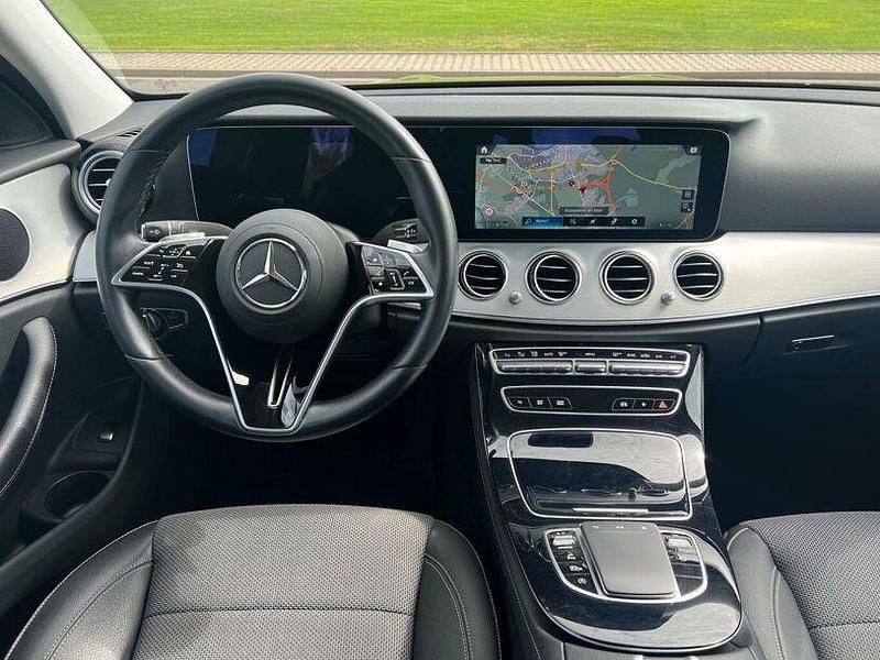 Gebraucht Mercedes E220 Avantgarde 194 PS (142 kW) 2021 Mojavesilber metalliclack (metallic) Limousine