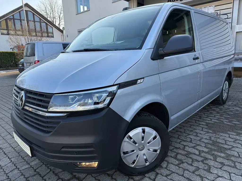 Gebraucht VW Transporter 150 PS (110 kW) 2022 Silber Van