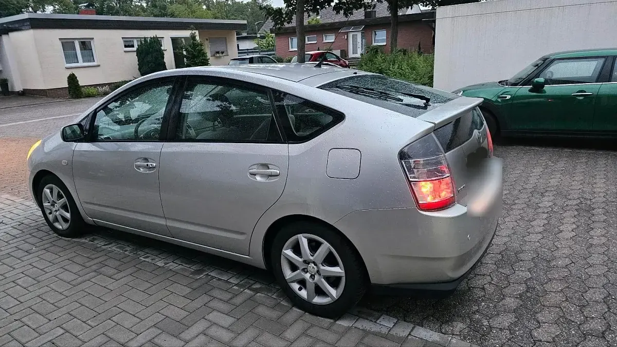 Gebraucht Toyota Prius 113 PS (83 kW) 2005 Grau Kleinwagen