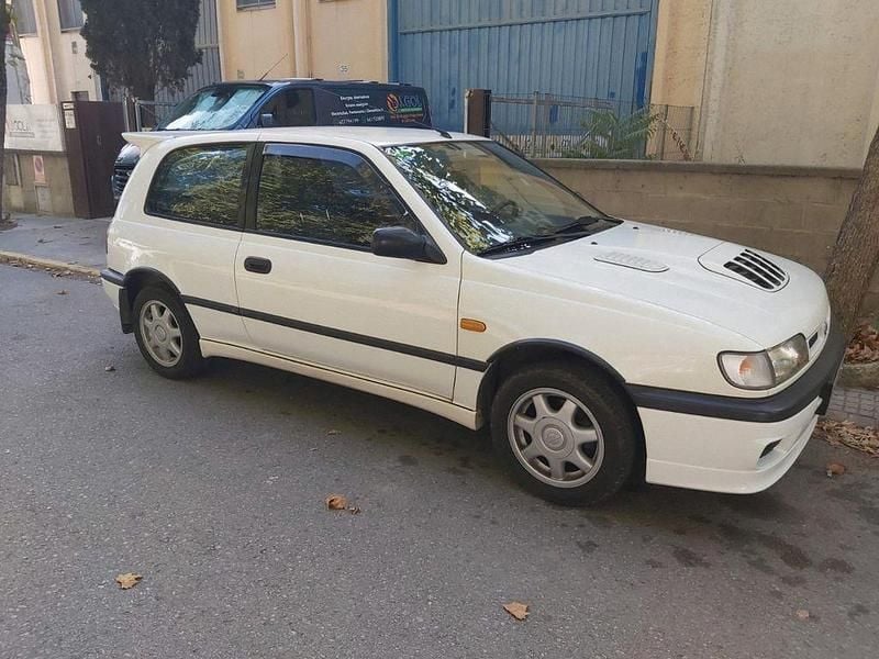 Gebraucht Nissan Sunny 220 PS (161 kW) 1991 Weiß Limousine