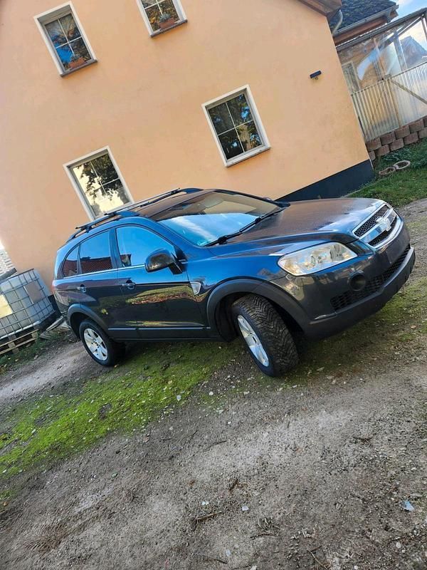 Grau Gebraucht 2007 Chevrolet Captiva SUV | 2.000 € (Guter Preis) - Bild 1/4