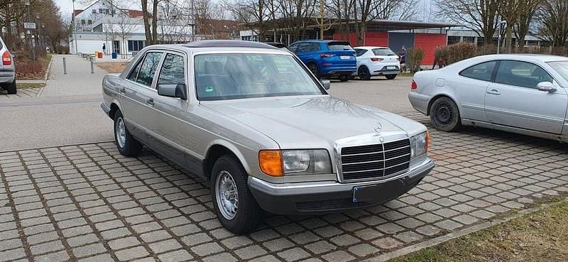 Gebraucht Mercedes E280 185 PS (136 kW) 1985 Beige Limousine