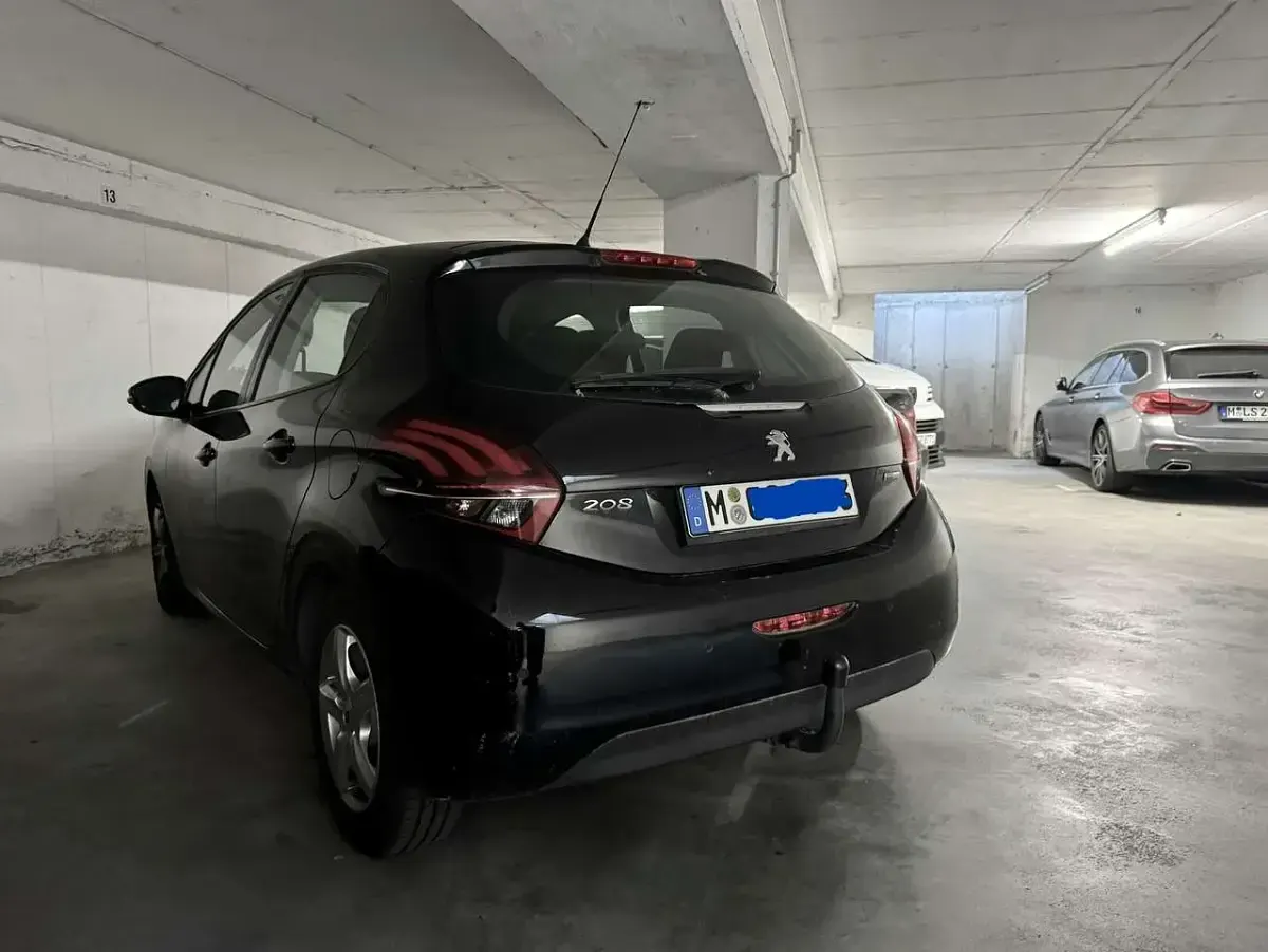 Gebraucht Peugeot 208 82 PS (60 kW) 2017 Kleinwagen