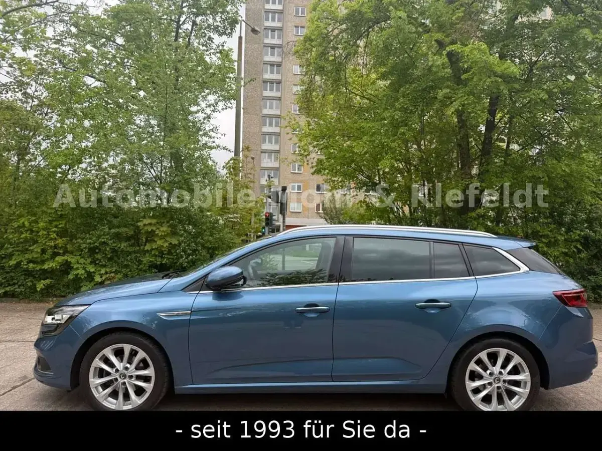 Gebraucht Renault Mégane GrandTour Intens 132 PS (97 kW) 2017 Blau Kombi