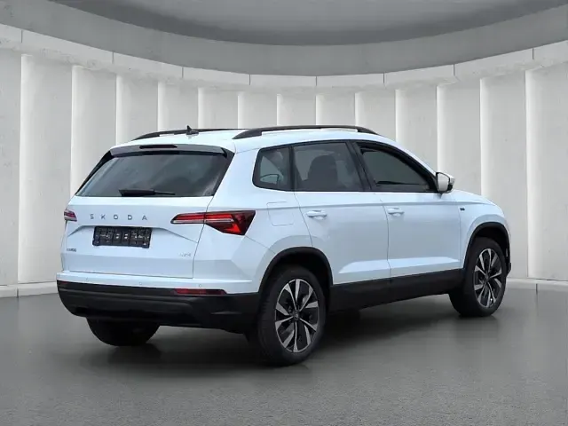 Neu Skoda Karoq Tour 150 PS (110 kW) 2026 Weiss SUV