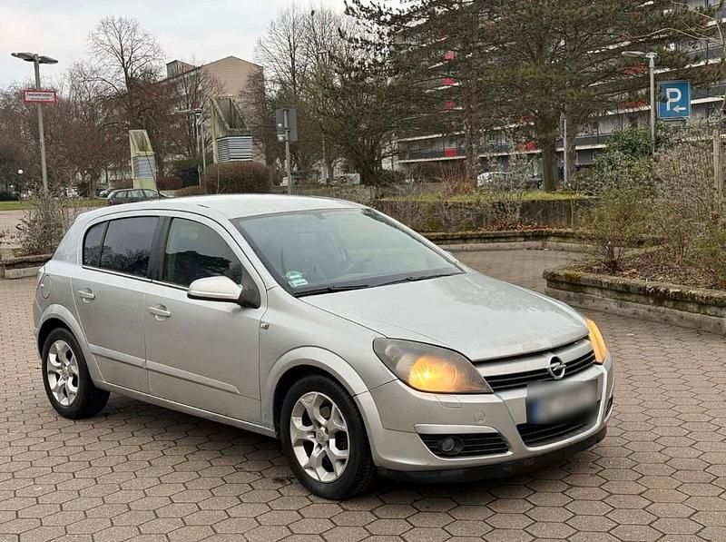 Gebraucht Opel Astra 105 PS (77 kW) 2005 Silber Kleinwagen
